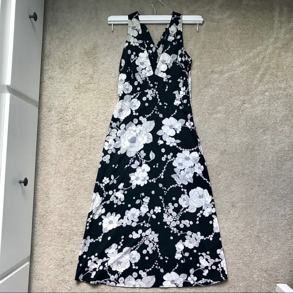 Black and white flower printed cotton dress